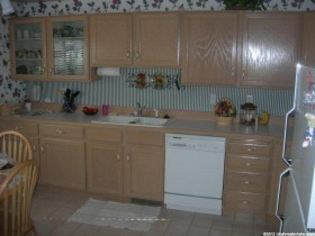 89 E 2050 N, Centerville, UT 84014 — photo 10
