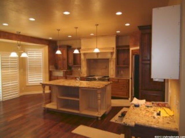 2063 S 700 W, Syracuse, UT 84075 — photo 2