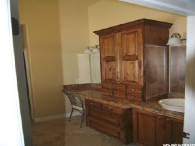 2063 S 700 W, Syracuse, UT 84075 — photo 5