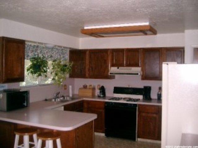 3993 S 700 W, Riverdale, UT 84405 — photo 2