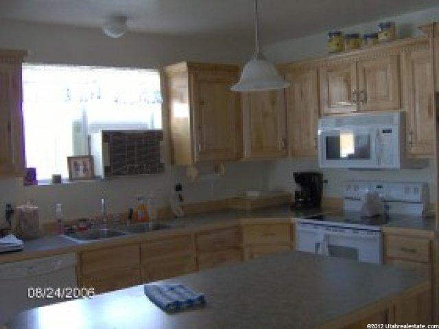 564 N 2400 W, Maeser, UT 84078 — photo 5