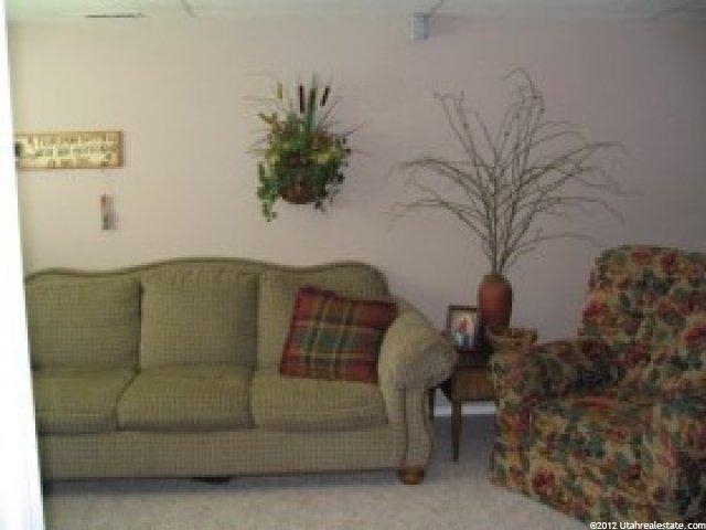 266 E 925 S, Layton, UT 84041 — photo 8