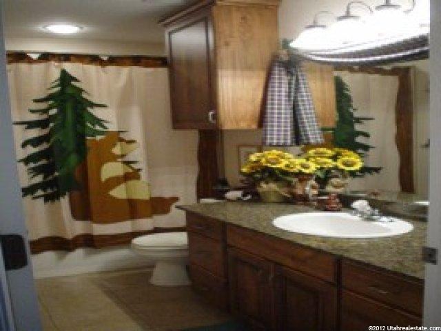 827 W 2400 S, Syracuse, UT 84075 — photo 11