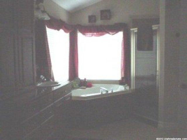 827 W 2400 S, Syracuse, UT 84075 — photo 9