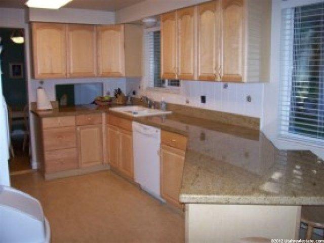 2581 Edgehill Dr, Bountiful, UT 84010 — photo 4