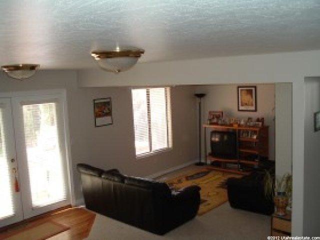 990 Chelsea Dr, Bountiful, UT 84010 — photo 4
