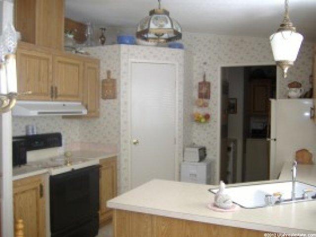 11323 Hidden View Dr, Sandy, UT 84070 — photo 3