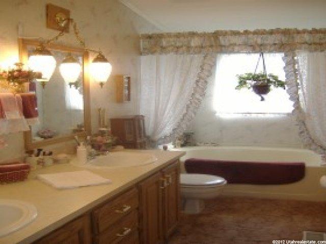 11323 Hidden View Dr, Sandy, UT 84070 — photo 8