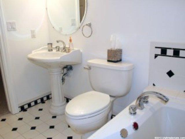 428 E 2600 S, Bountiful, UT 84010 — photo 10