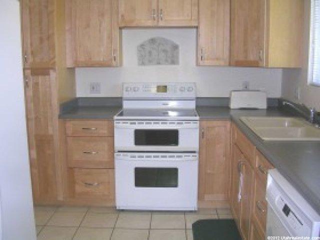 8462 S Colene Dr E, Sandy, UT 84094 — photo 2