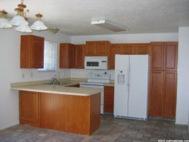 631 N 1300 W, Clinton, UT 84015 — photo 3