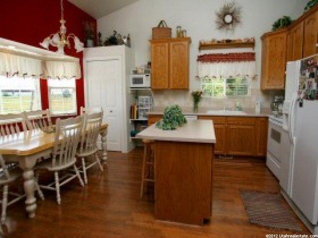 1563 W Silvercreek Dr, Layton, UT 84041 — photo 3