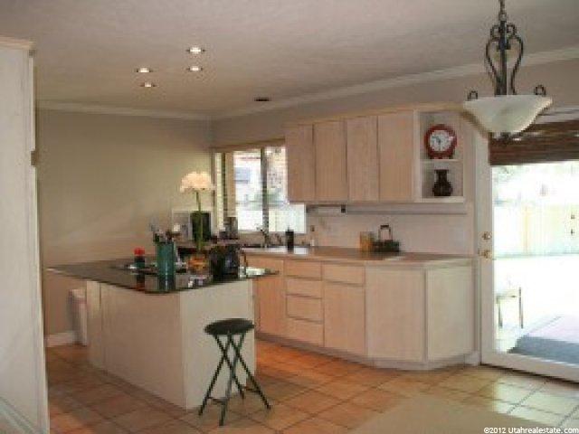 729 W 3300 S, Bountiful, UT 84010 — photo 5