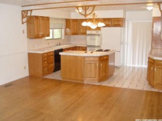 1489 Oakcrest Dr, Ogden, UT 84403 — photo 3