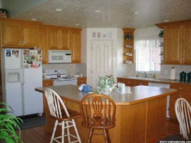 1636 Willow Dr, Kaysville, UT 84037 — photo 2