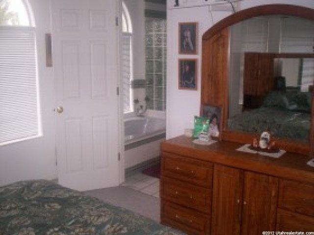 263 E Chestnut Ridge Dr S, Sandy, UT 84070 — photo 6