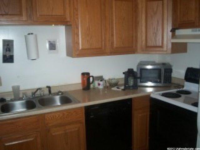4092 S 2300 E, Holladay, UT 84124 — photo 2