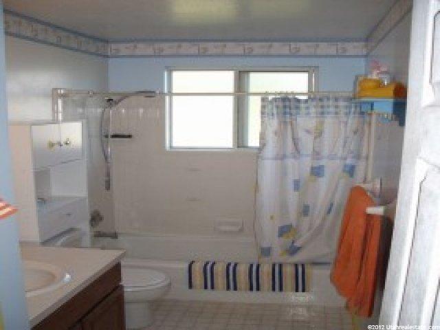 637 N 1360 W, Clinton, UT 84015 — photo 8