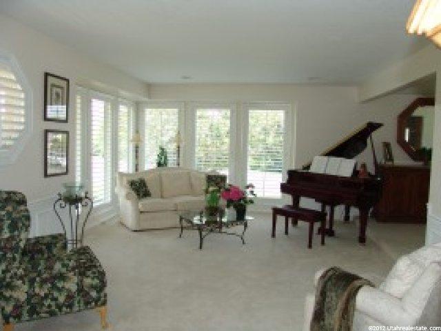 8697 S Willow Green Cir E, Sandy, UT 84093 — photo 9