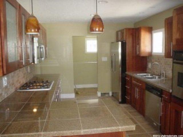 424 E Vine St, Murray, UT 84107 — photo 3