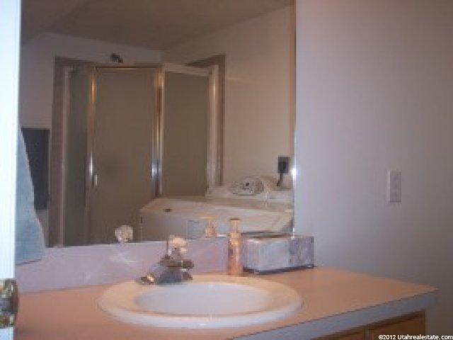1052 W 1640 N, Clinton, UT 84015 — photo 4