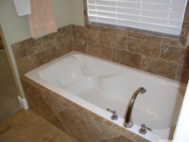 319 Park View Cir, Bountiful, UT 84010 — photo 4