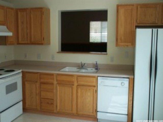 1342 N 2890 W, Clinton, UT 84015 — photo 2