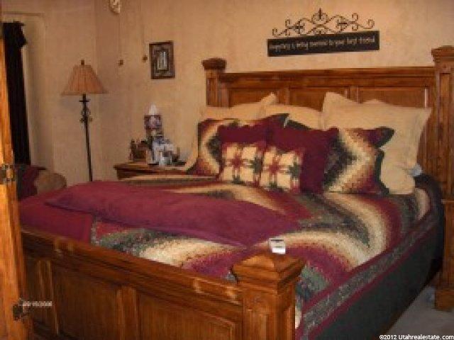 557 W 2125 N, Layton, UT 84041 — photo 6