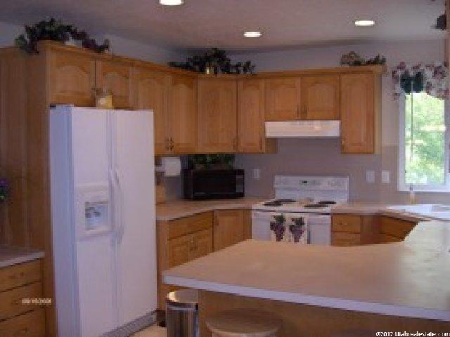 557 W 2125 N, Layton, UT 84041 — photo 9