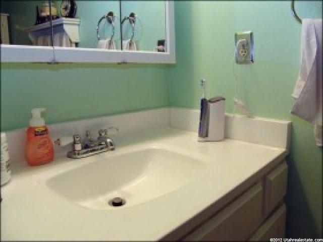 537 Cobblestone Dr, Midvale, UT 84047 — photo 8