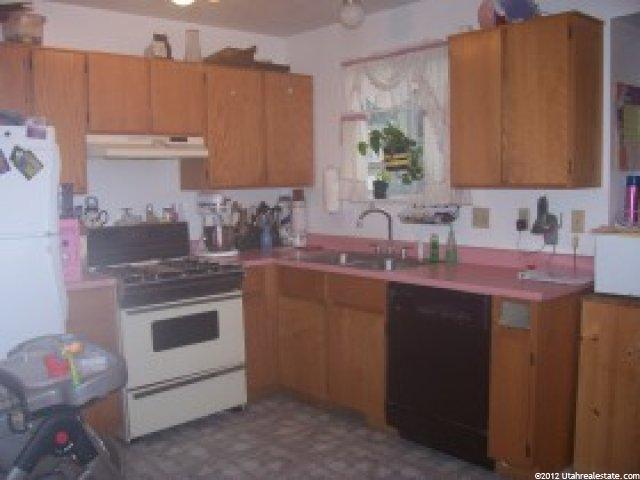 499 W 180 N, Clearfield, UT 84015 — photo 2