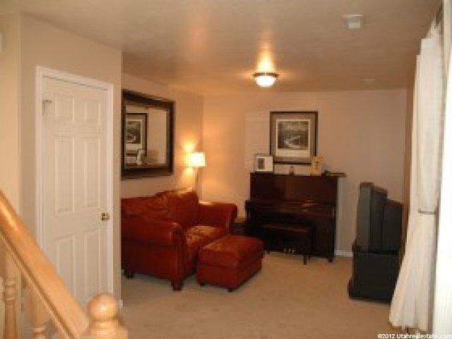 453 W 200 N #2, Bountiful, UT 84010 — photo 2