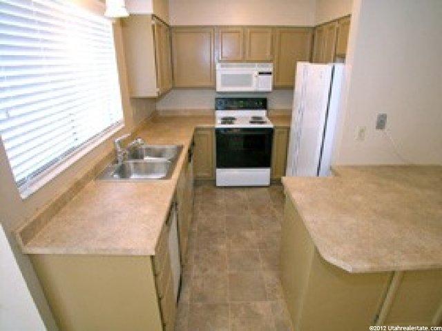 9817 S 2240 E, Sandy, UT 84092 — photo 4