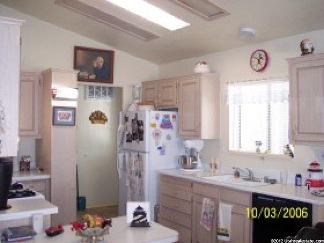 11271 S Jordan View Dr E, Sandy, UT 84070 — photo 4