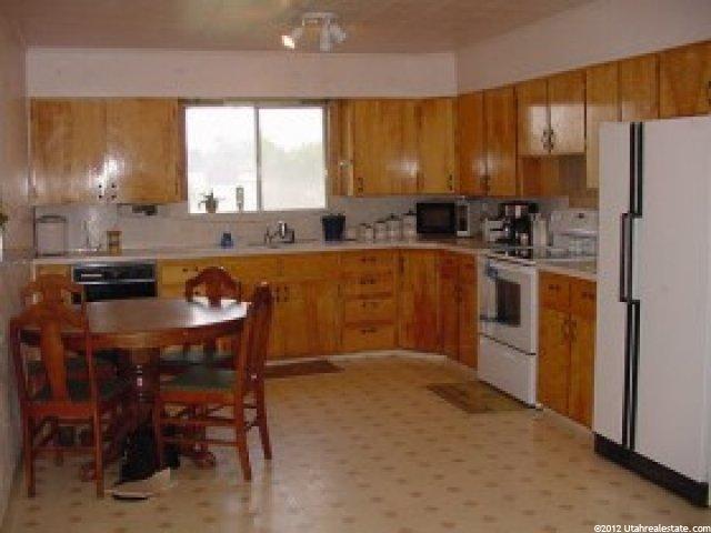 115 S 100 E, Levan, UT 84639 — photo 4