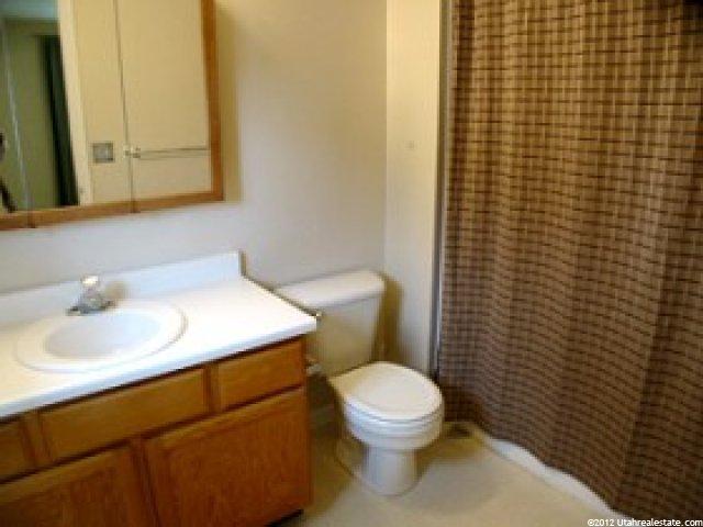 5541 S 3200 W, Roy, UT 84067 — photo 10