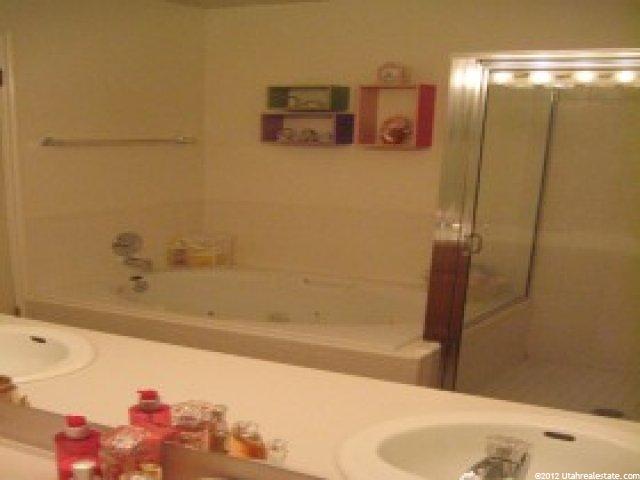 1016 N 525 W, Clinton, UT 84015 — photo 7