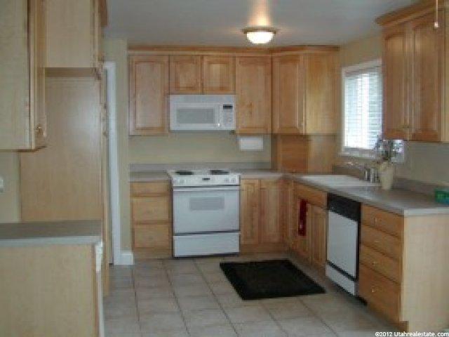 8236 S Mulberry Way, Sandy, UT 84093 — photo 2