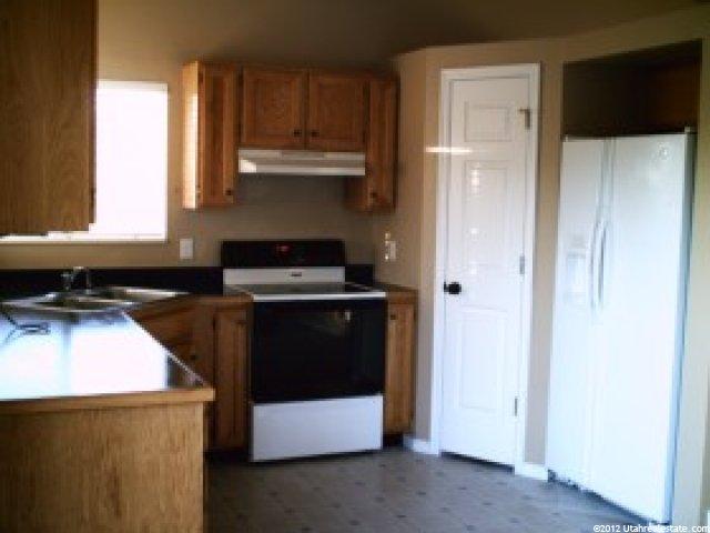 9362 Basin St, Sandy, UT 84070 — photo 6
