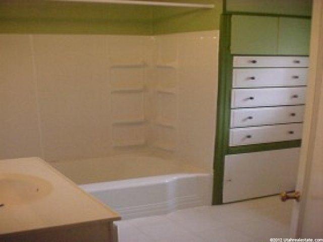 404 E 700 S, River Heights, UT 84321 — photo 8