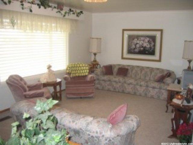 383 N 300 W, Hyrum, UT 84319 — photo 2