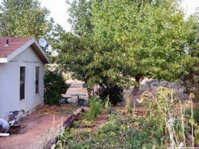 3880 S Apple Valley Dr, Apple Valley, UT 84737 — photo 7