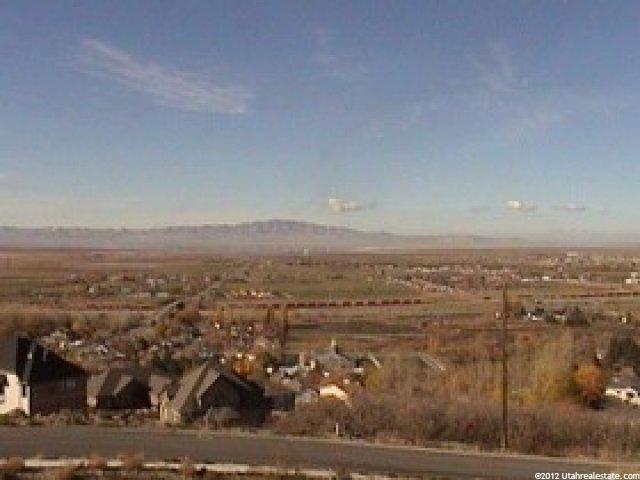 423 E Greystone Dr S, Farmington, UT 84025 — photo 2