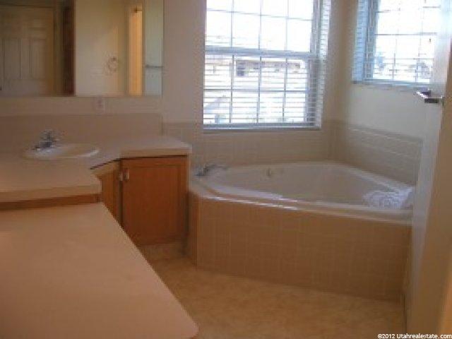 860 W 2225 S, Syracuse, UT 84075 — photo 11