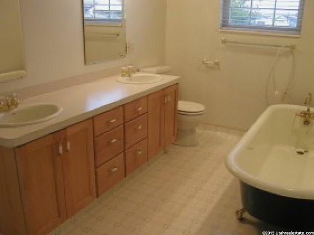 860 W 2225 S, Syracuse, UT 84075 — photo 9