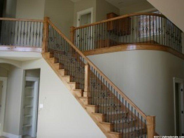 565 Pleasant View Dr, Kaysville, UT 84037 — photo 2