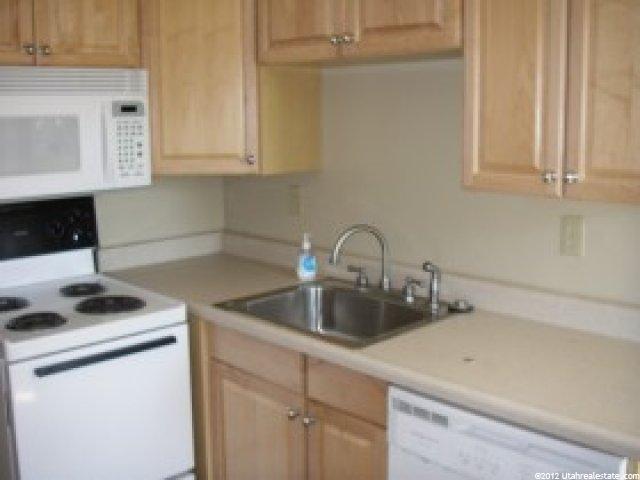 2534 E Chalet Rd S, Sandy, UT 84093 — photo 9