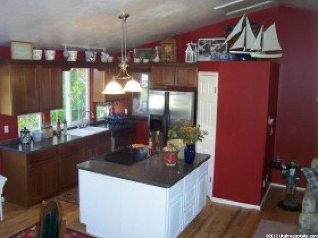 1425 S 50 W, Kaysville, UT 84037 — photo 2