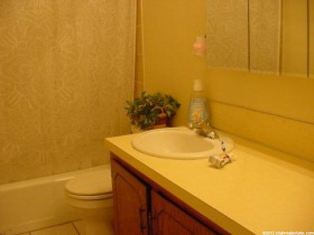 1323 Country Manor Dr, Logan, UT 84321 — photo 8