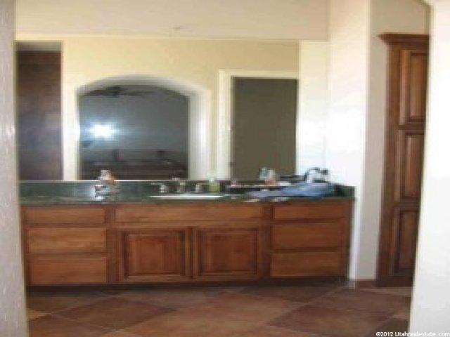 253 N 2040 E, St. George, UT 84790 — photo 7